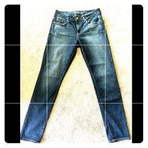 *LIKE NEW AMERICAN EAGLE HI RISE SKINNY JEANS
